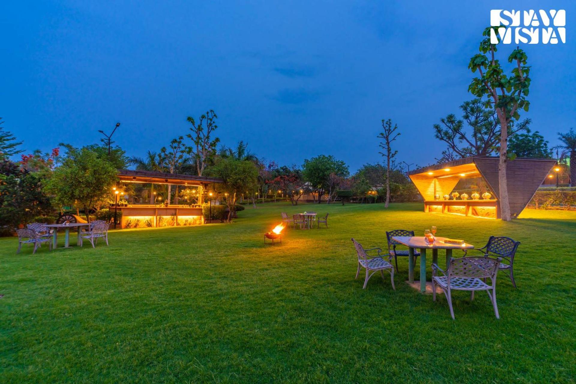 Stayvista At Maple Farms With Pool, Bbq & Bonfire Sohna 외부 사진