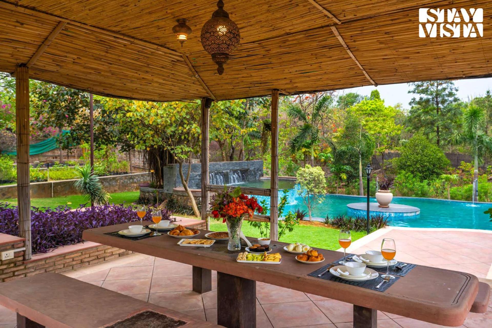 Stayvista At Maple Farms With Pool, Bbq & Bonfire Sohna 외부 사진