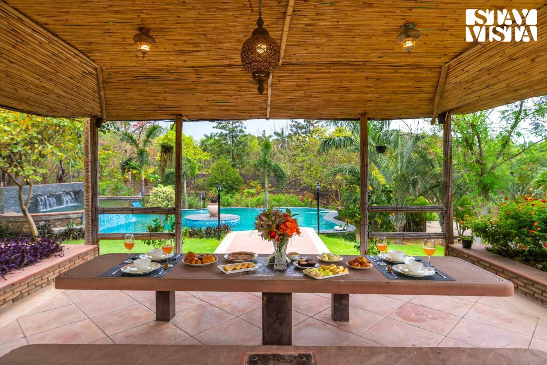 Stayvista At Maple Farms With Pool, Bbq & Bonfire Sohna 외부 사진