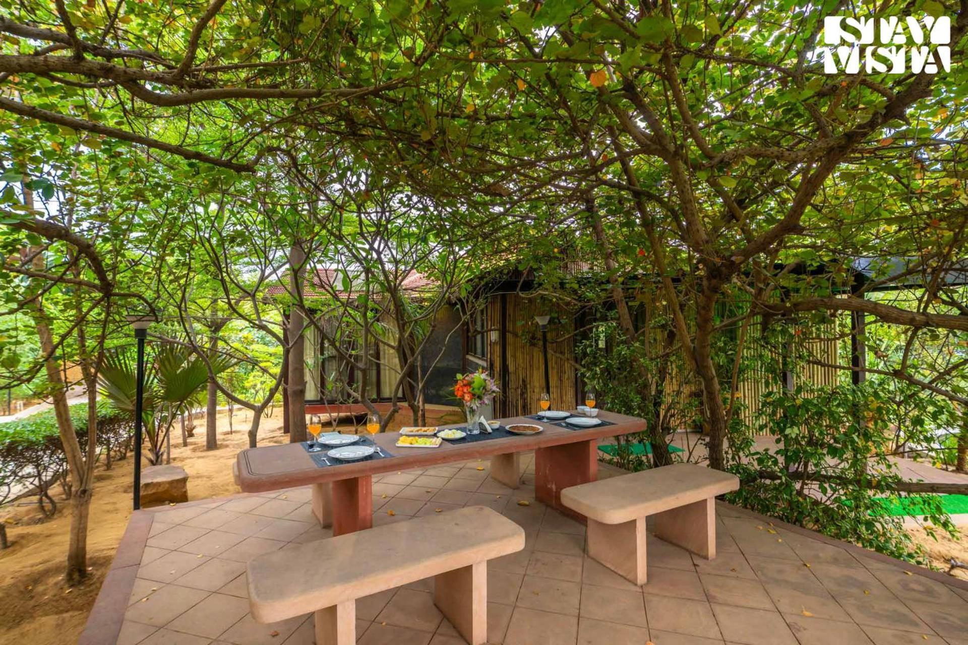 Stayvista At Maple Farms With Pool, Bbq & Bonfire Sohna 외부 사진